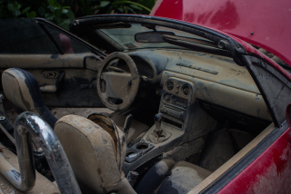 Illustration for article titled The Miata From That Louisiana Flood Rescue Is Getting Restored For Free